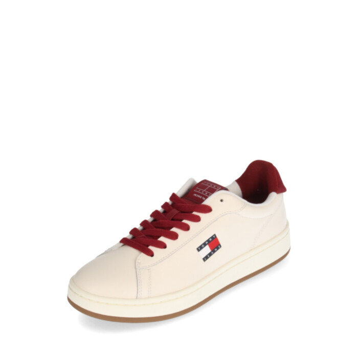 Tommy Hilfiger tossud