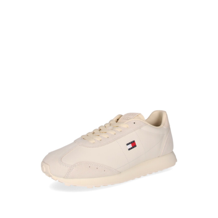 Tommy Hilfiger tossud
