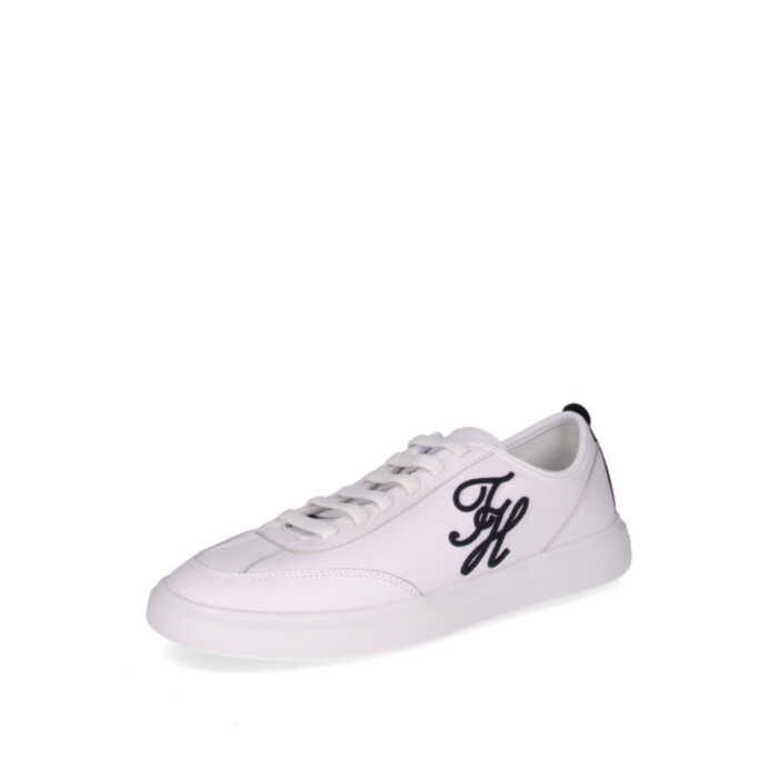Tommy Hilfiger tossud