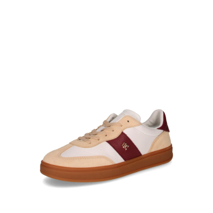 Tommy Hilfiger tossud