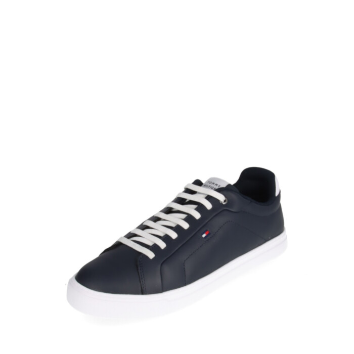 Tommy Hilfiger tossud