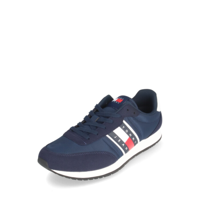 Tommy Hilfiger tossud