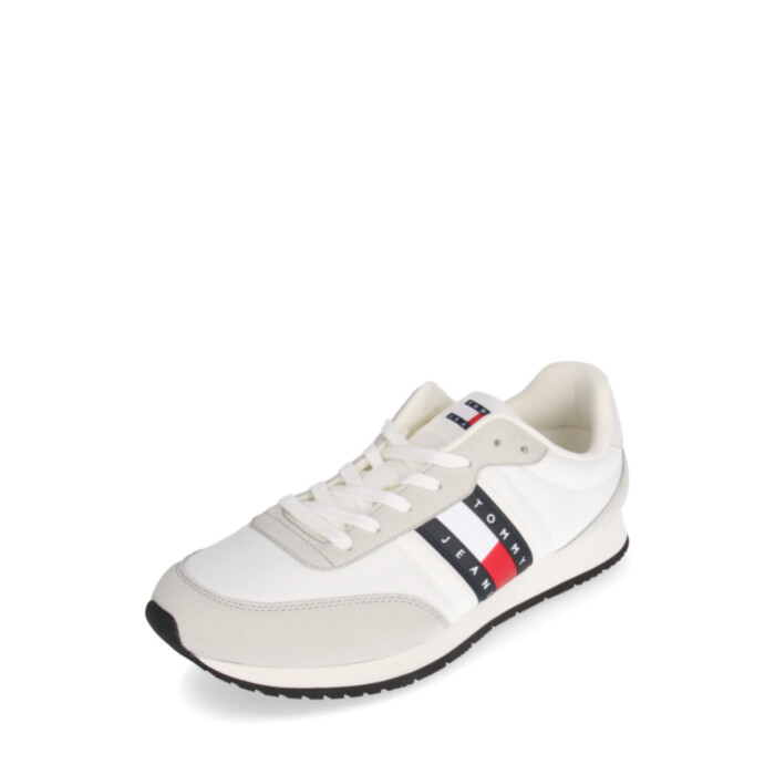 Tommy Hilfiger tossud