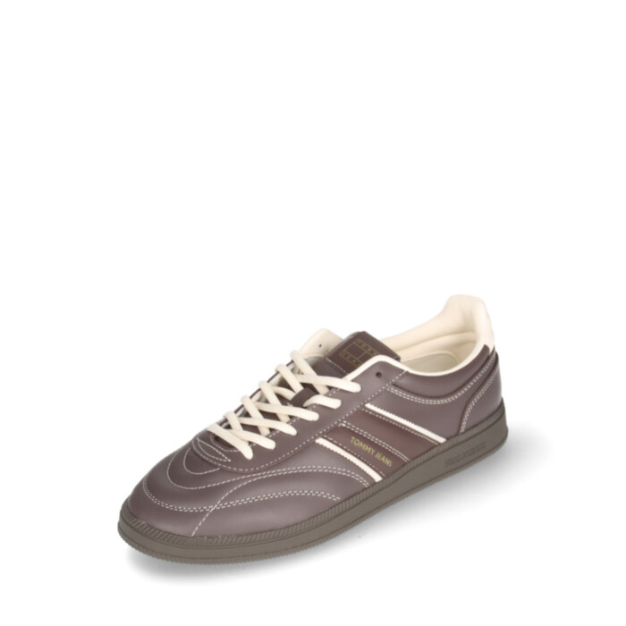 Tommy Hilfiger tossud