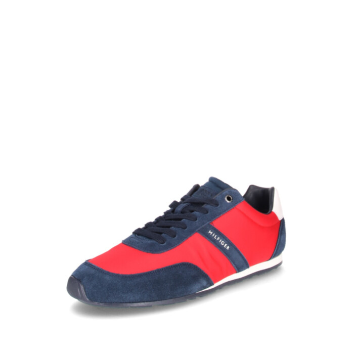 Tommy Hilfiger tossud