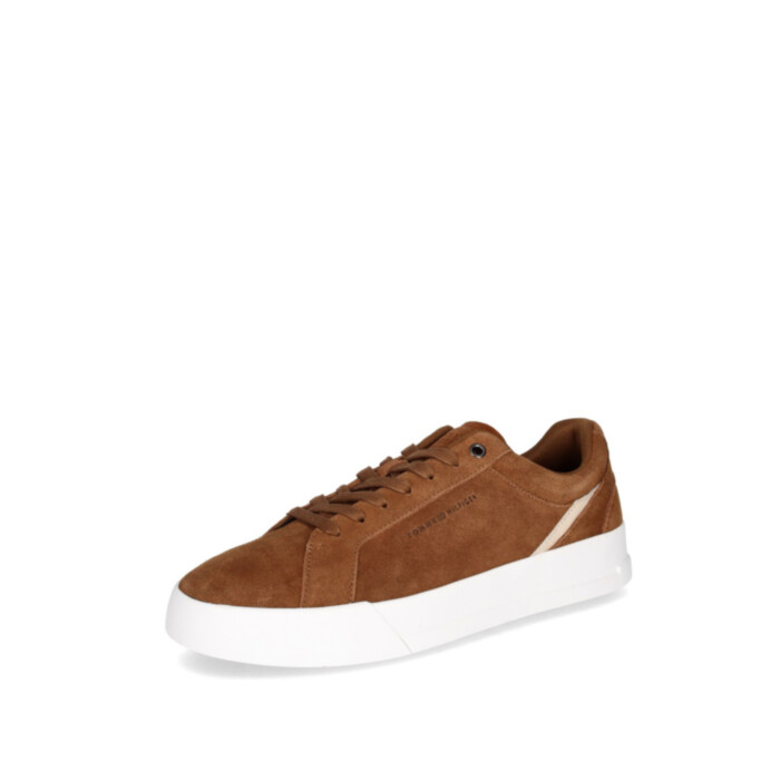 Tommy Hilfiger tossud