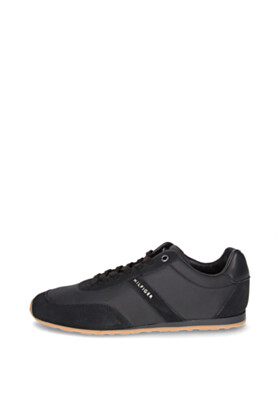 Tommy Hilfiger tossud