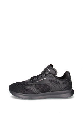 Tommy Hilfiger tossud