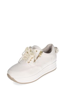 HITTA Spordijalatsid