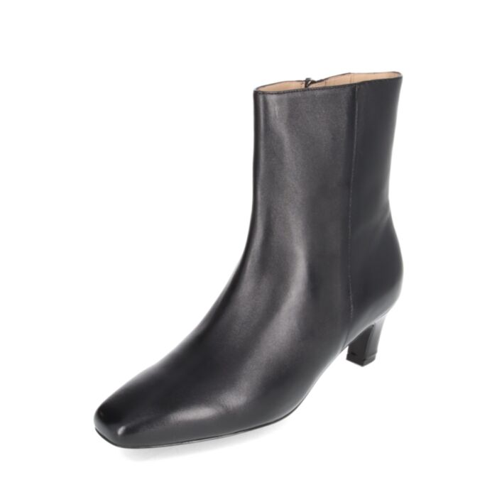 Peter Kaiser  Poolsaapad