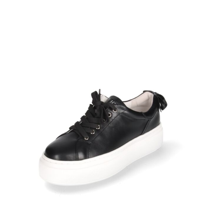 HITTA Spordijalatsid