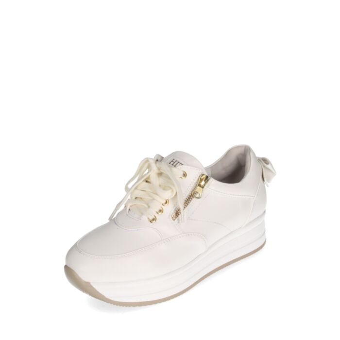 HITTA Spordijalatsid